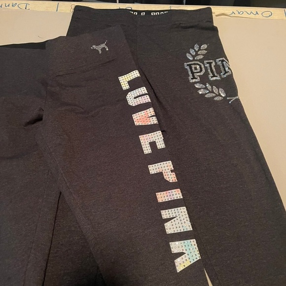 4 pair of pink leggings size small
All in great condition - Picture 5 of 5